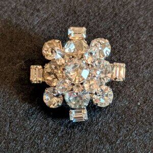 La Rel Vintage Rhinestone Crystal Brooch Signed